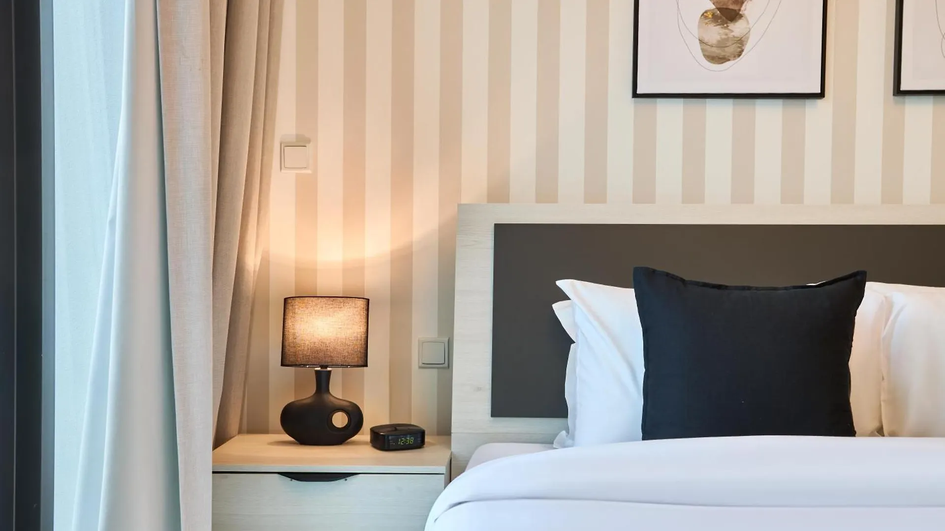 Luxury Studio - Sol Bay Tower - Business Bay By Stayfinity Dubai United Arab Emirates