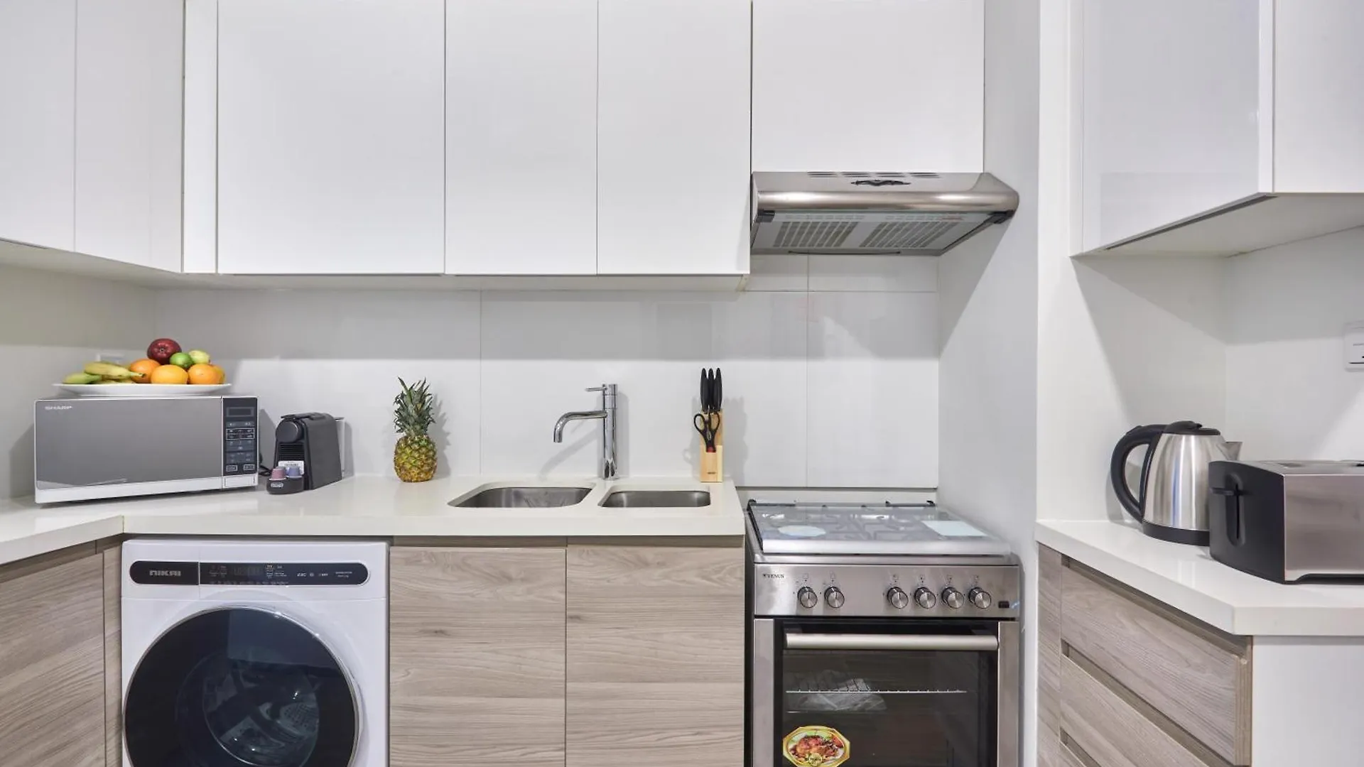 Apartment Luxury Studio - Sol Bay Tower - Business Bay By Stayfinity Dubai United Arab Emirates