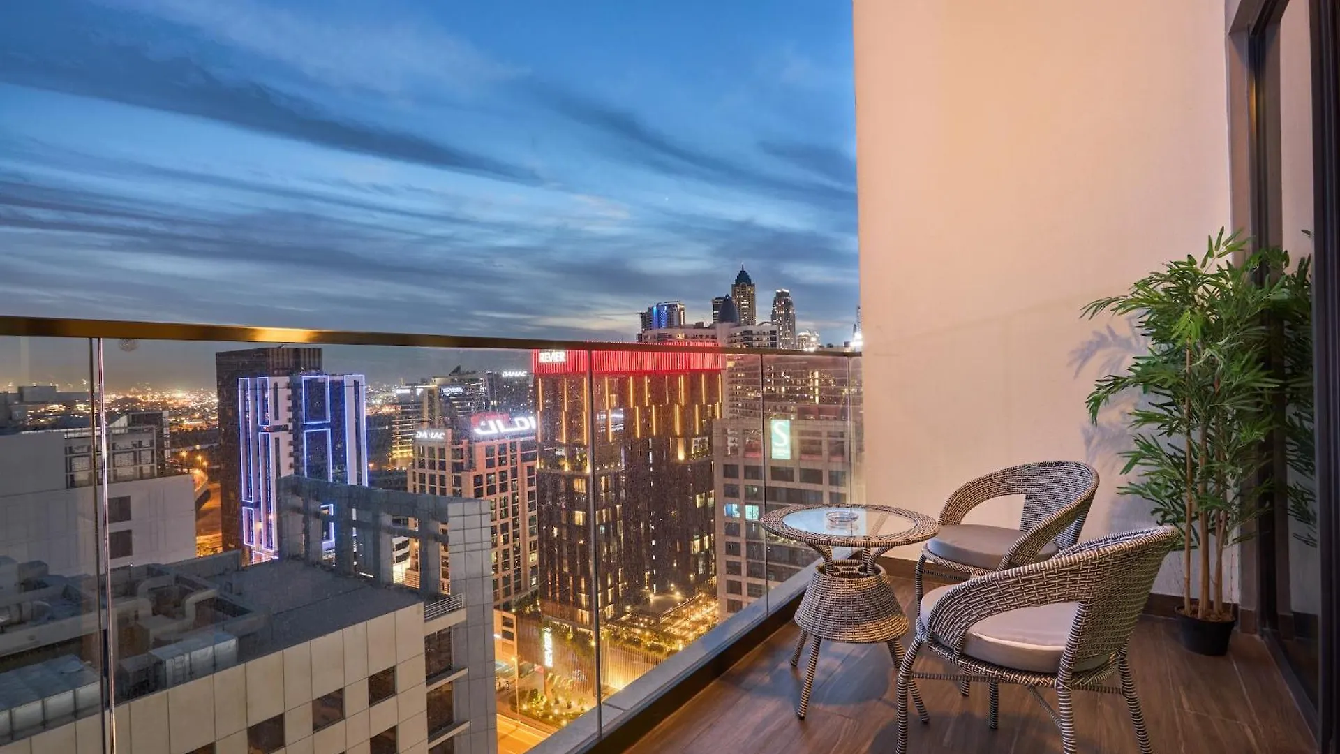 Luxury Studio - Sol Bay Tower - Business Bay By Stayfinity Dubai United Arab Emirates